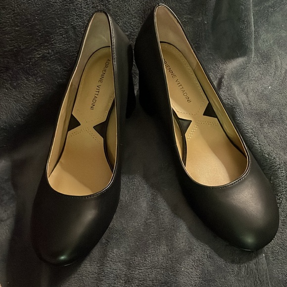 Adrienne Vittadini wide heel shoes - Picture 11 of 11